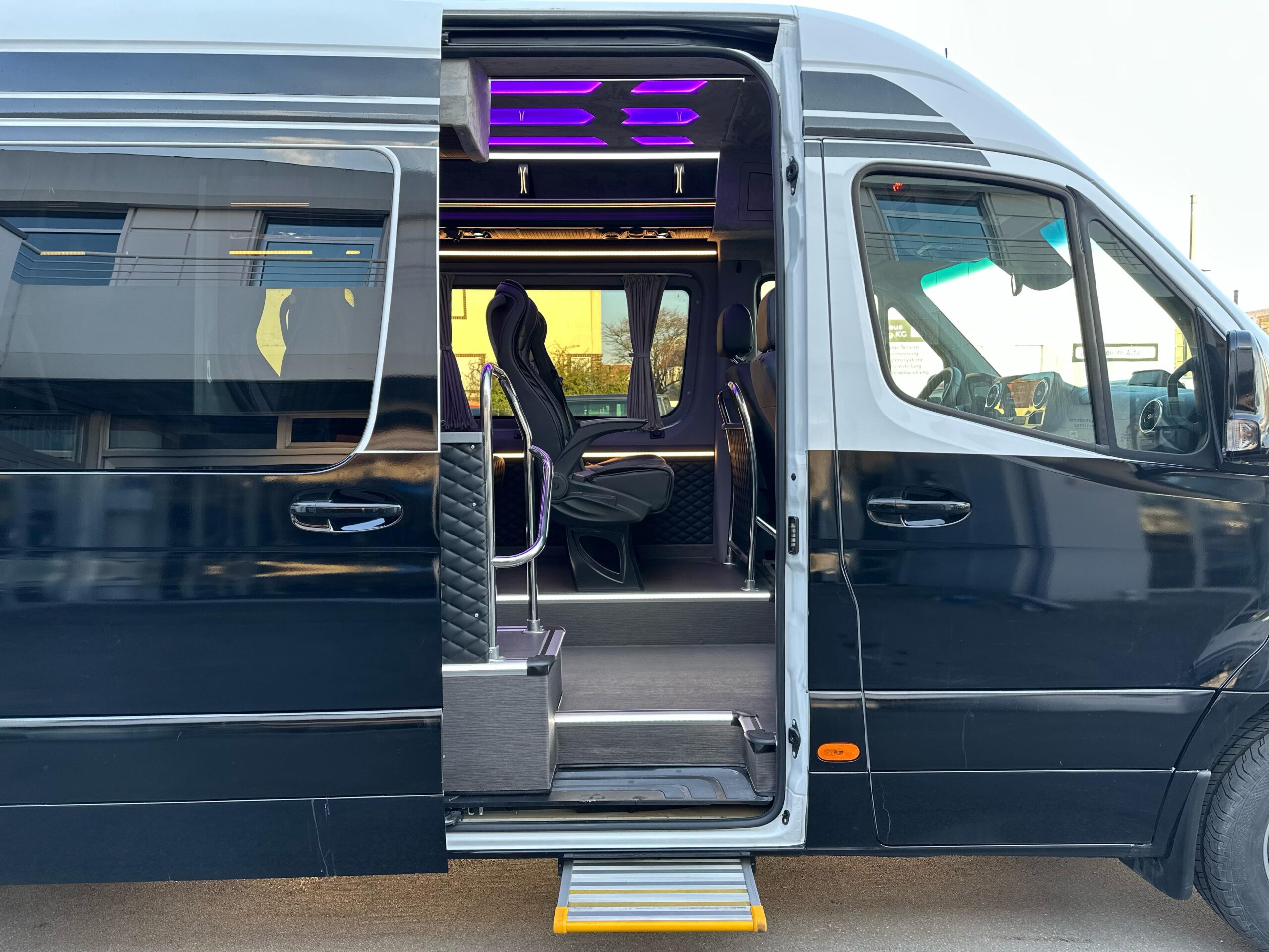 Mercedes-Benz Sprinter 519 18+1 turizm aracı proje görseli 1