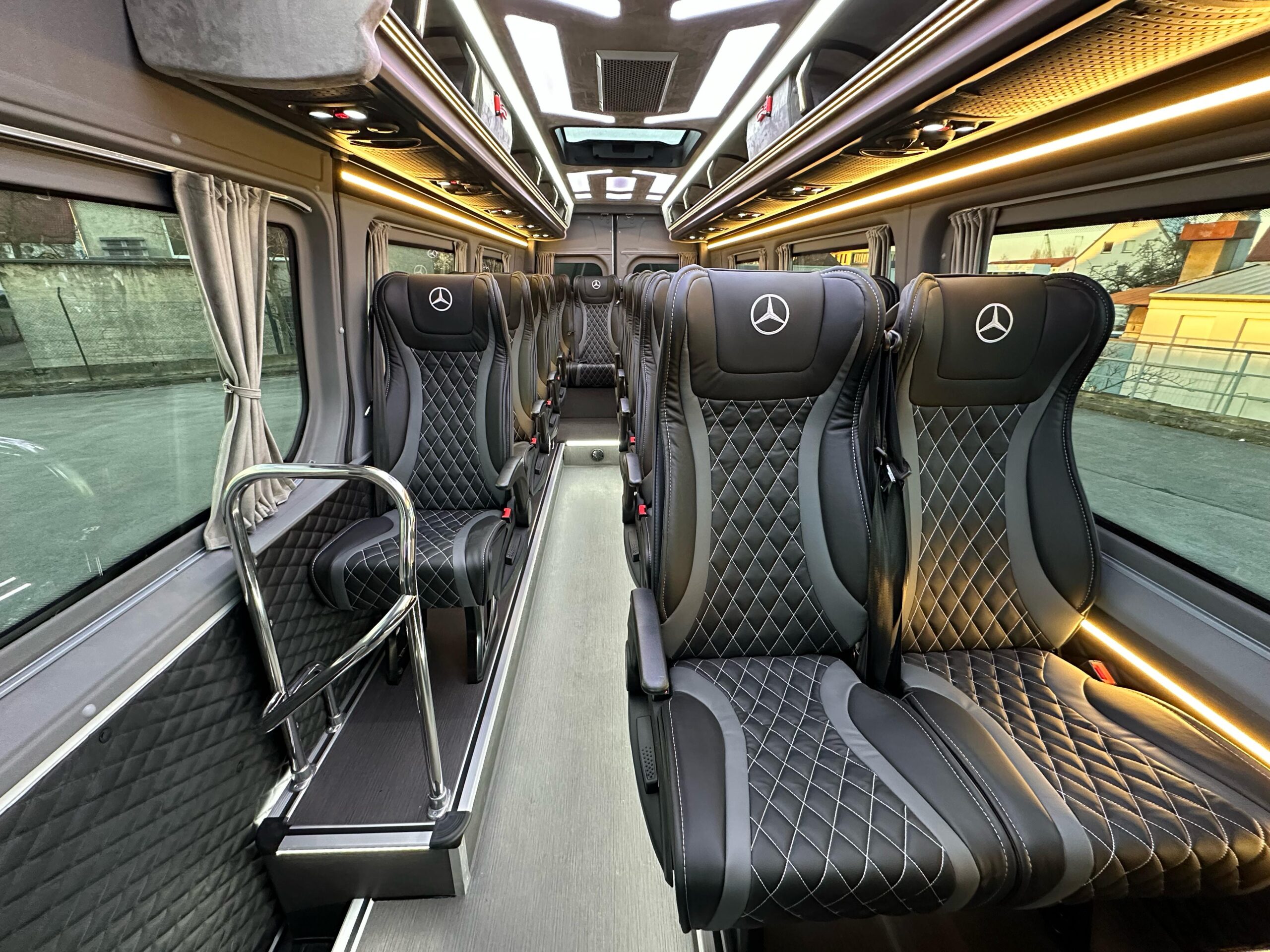 Mercedes-Benz Sprinter 519 18+1 turizm aracı proje görseli 37