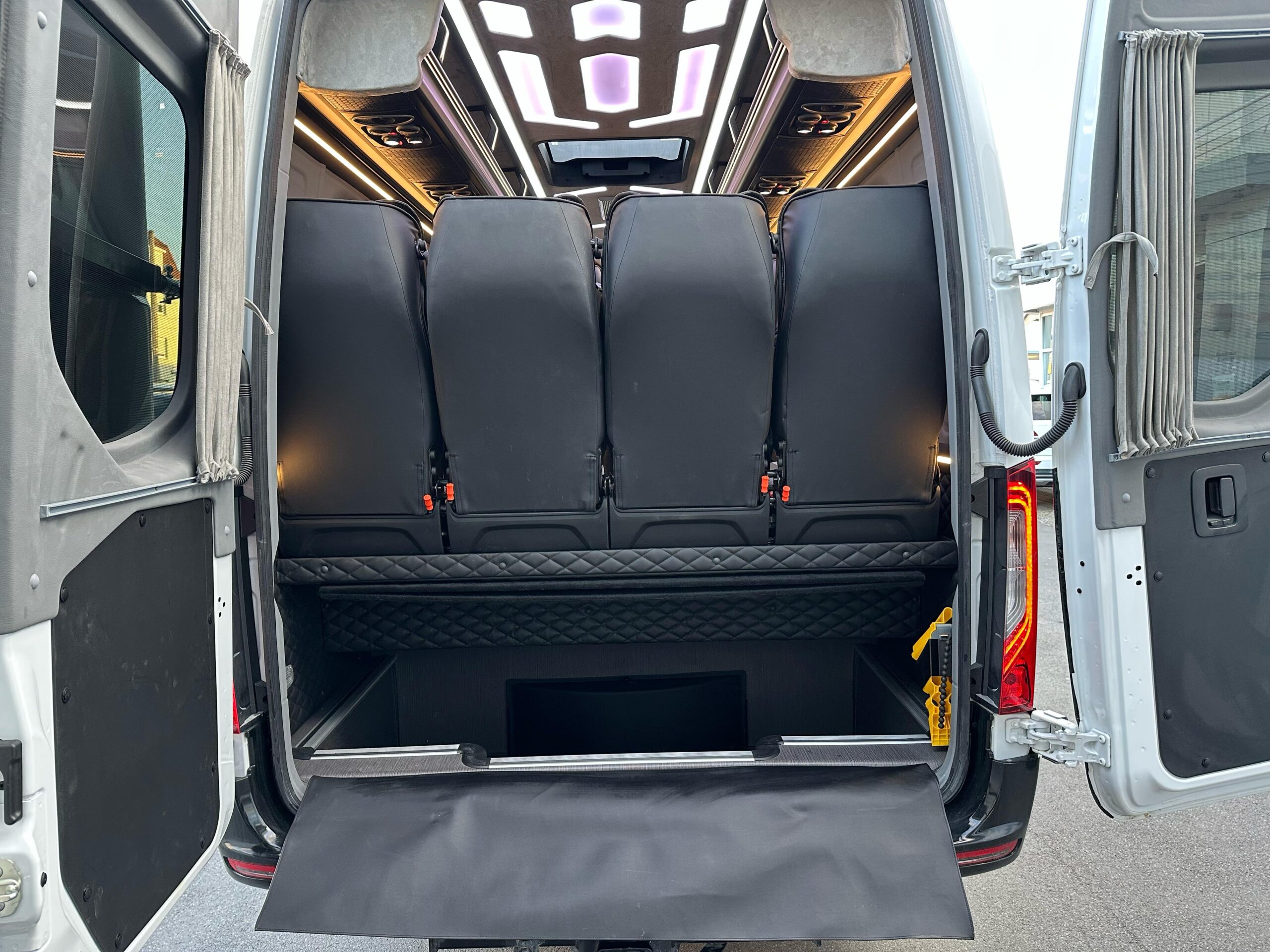 Mercedes-Benz Sprinter 519 18+1 turizm aracı proje görseli 58